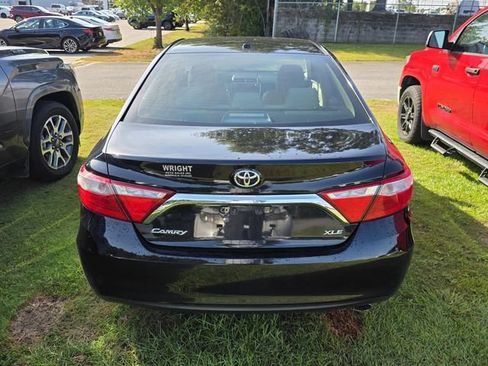 Used 2017 Toyota Camry XLE FWD image 3