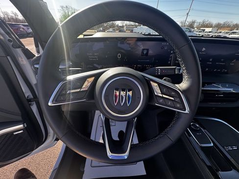 Used 2025 Buick Enclave Preferred image 16