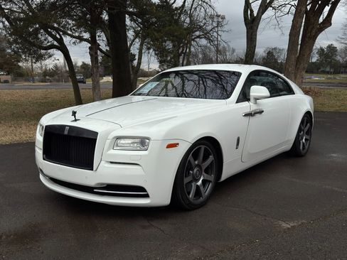 Used 2016 Rolls-Royce Wraith image 2