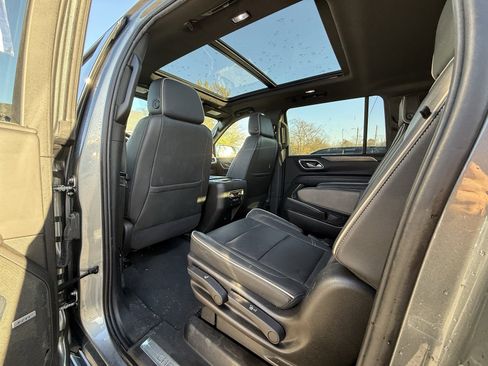 Used 2021 Chevrolet Suburban Premier image 21