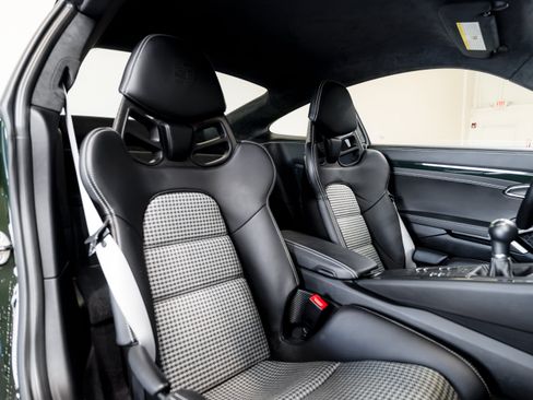 Used 2018 Porsche 911 GT3 RWD image 26