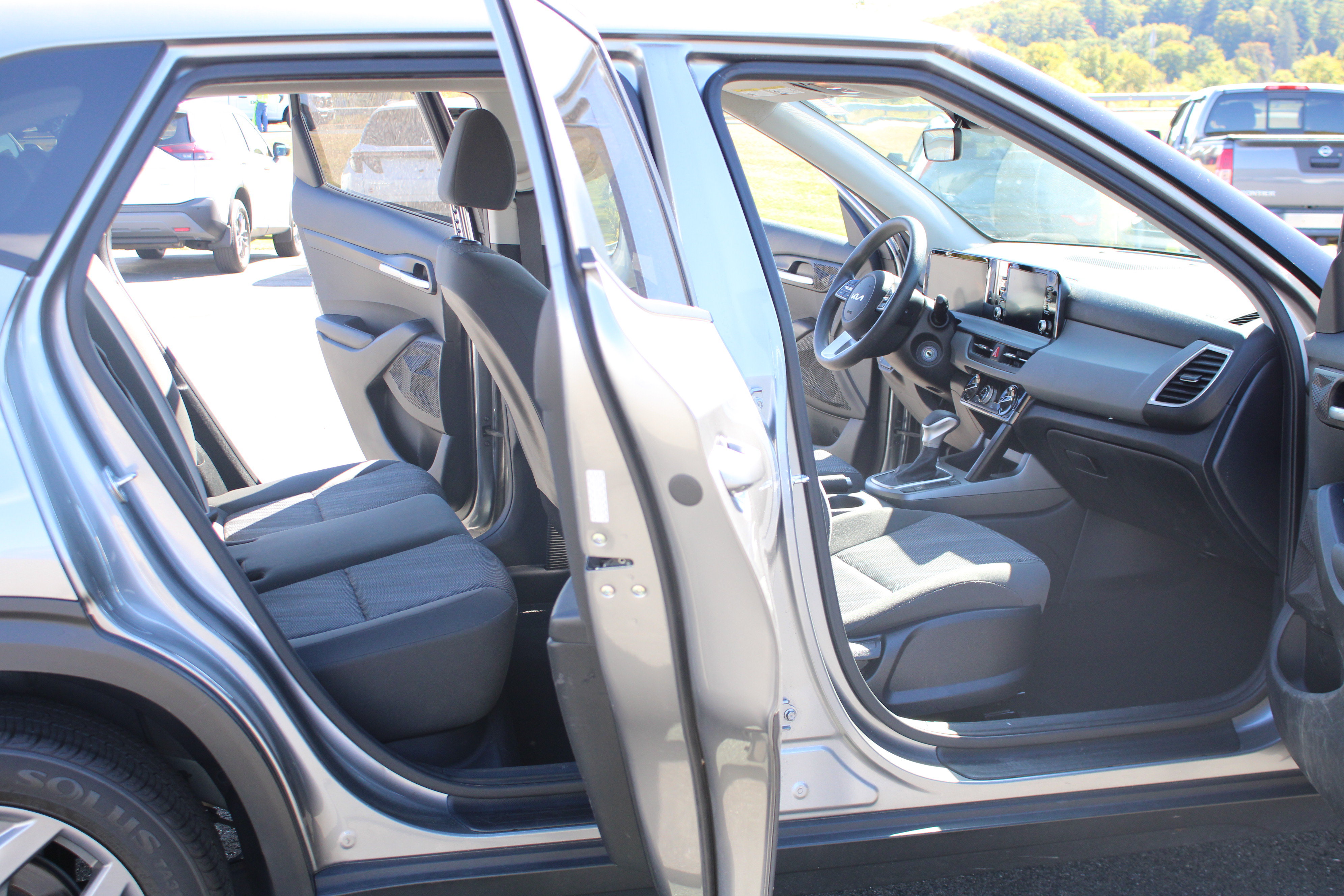 Used 2024 Kia Seltos LX AWD/4WD image 16