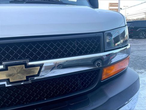 Used 2024 Chevrolet Express 2500 w/ Driver Convenience Package image 28
