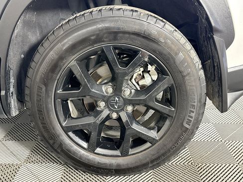 Used 2024 Toyota Corolla Cross LE FWD image 36