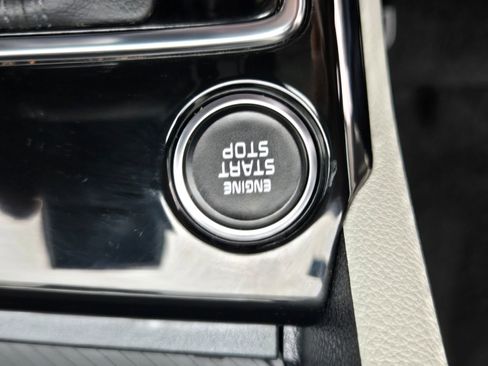 Used 2025 Kia Sportage EX w/ Premium Package image 17