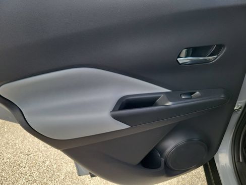 Used 2024 Nissan Kicks SR w/ SR Premium Package FWD image 12
