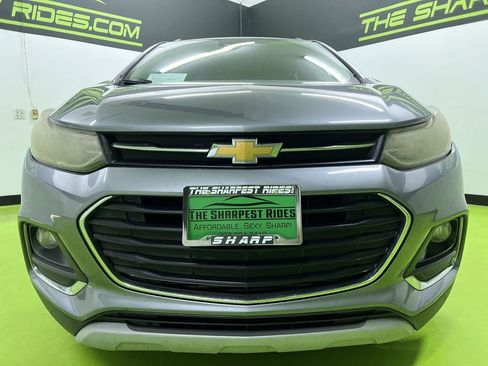 Used 2020 Chevrolet Trax Premier w/ LPO, Cargo Package FWD image 3
