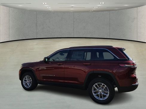 New 2026 Jeep Grand Cherokee Laredo RWD image 7