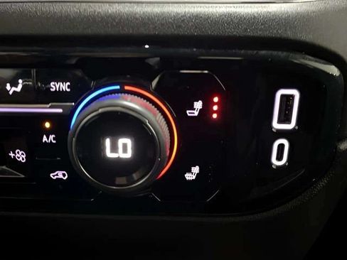 Used 2025 Chevrolet Silverado 1500 LT AWD/4WD image 46