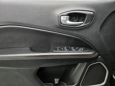 Used 2018 Jeep Compass Sport FWD image 14