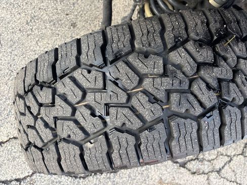 Used 2023 Jeep Gladiator Mojave w/ Cold Weather Group image 28