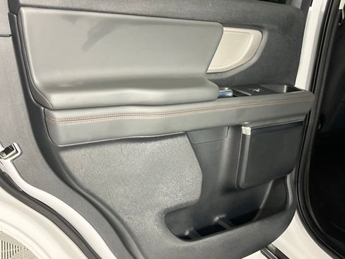 Used 2025 Ford Expedition Active image 23