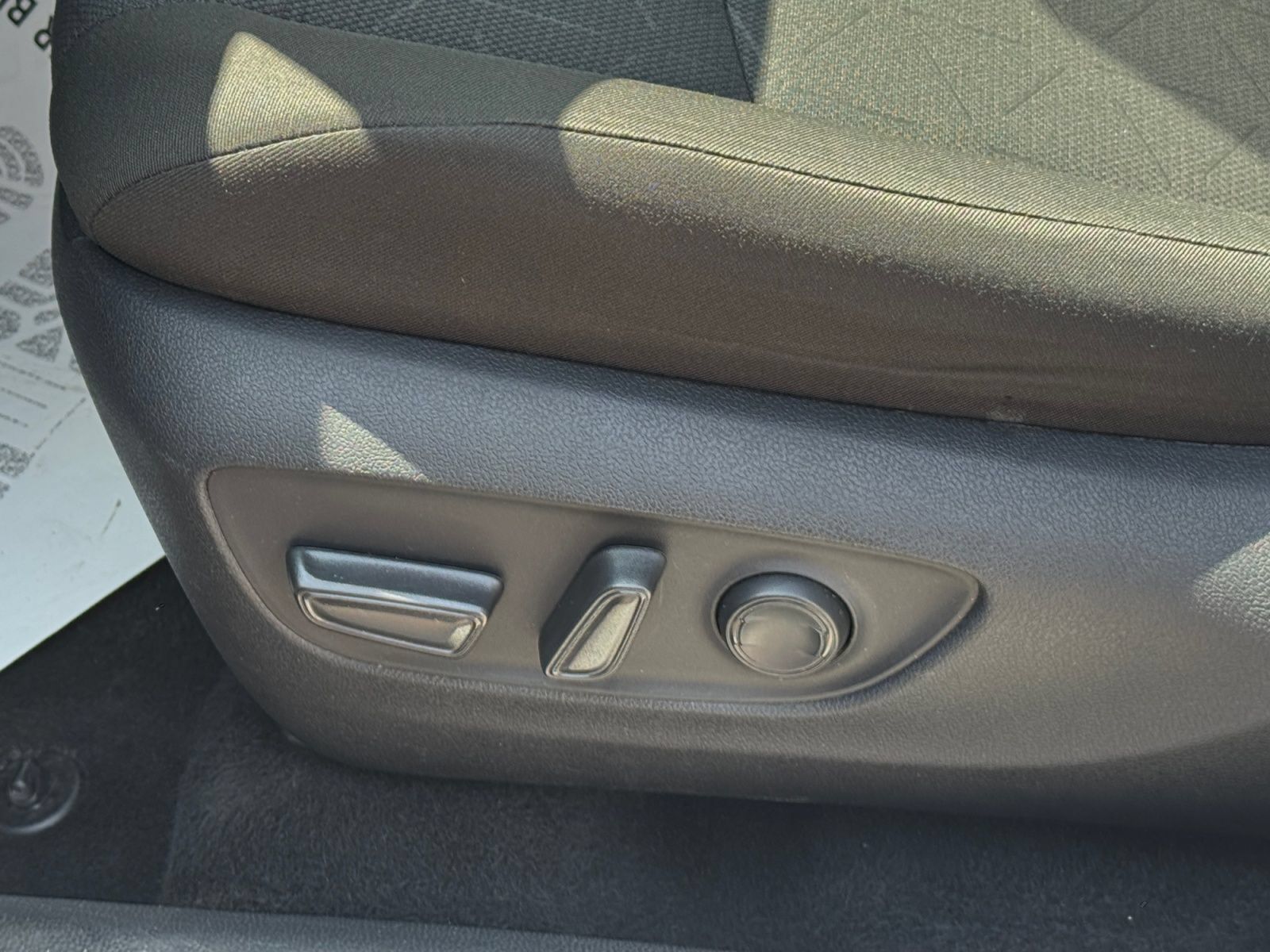 Used 2025 Toyota RAV4 XLE FWD image 15