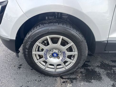 Used 2020 Ford EcoSport SES w/ SES Black Appearance Package image 12