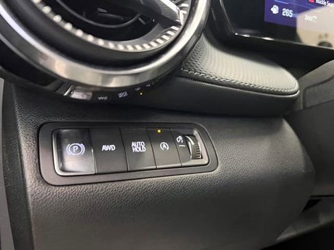 Used 2025 Chevrolet Equinox LT AWD/4WD image 19