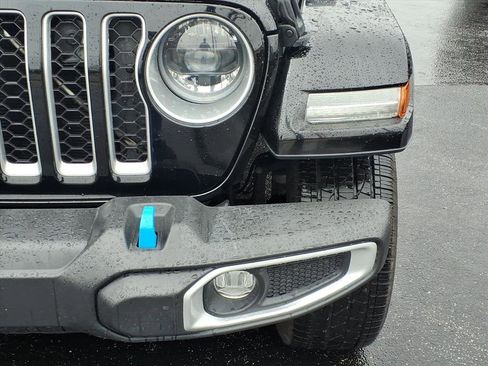 Used 2023 Jeep Wrangler Sahara image 12