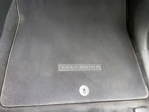 Used 2021 Kia Telluride S image 35