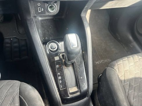 Used 2022 Nissan Kicks S FWD image 6