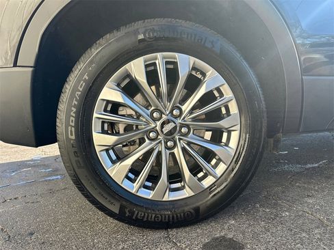 Certified 2025 Cadillac XT4 Premium Luxury image 17