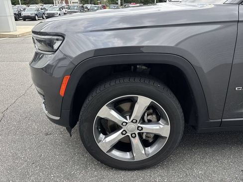 Used 2021 Jeep Grand Cherokee L Limited AWD/4WD image 18