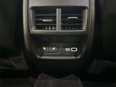 Certified 2023 Cadillac XT4 Premium Luxury w/ Technology Package image 33