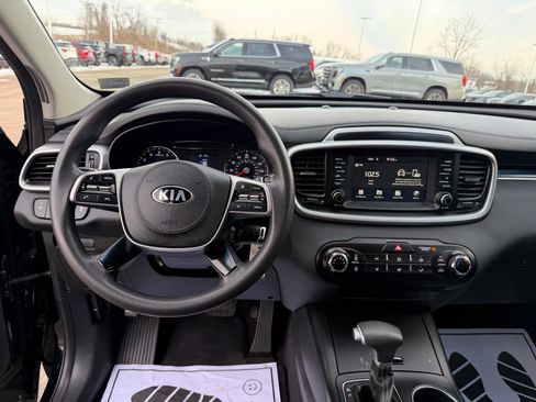 Used 2020 Kia Sorento LX image 18