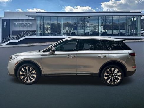 Used 2022 Lincoln Corsair Reserve w/ Equipment Group 201A FWD image 4