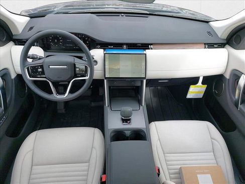 New 2025 Land Rover Discovery Sport S image 9