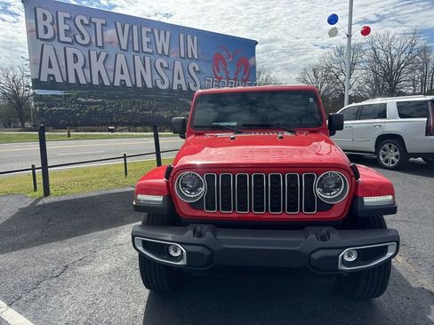 Used 2025 Jeep Wrangler Sahara AWD/4WD image 2