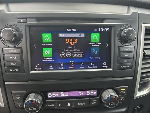 Used 2019 Nissan Titan SL w/ Midnight Edition image 30