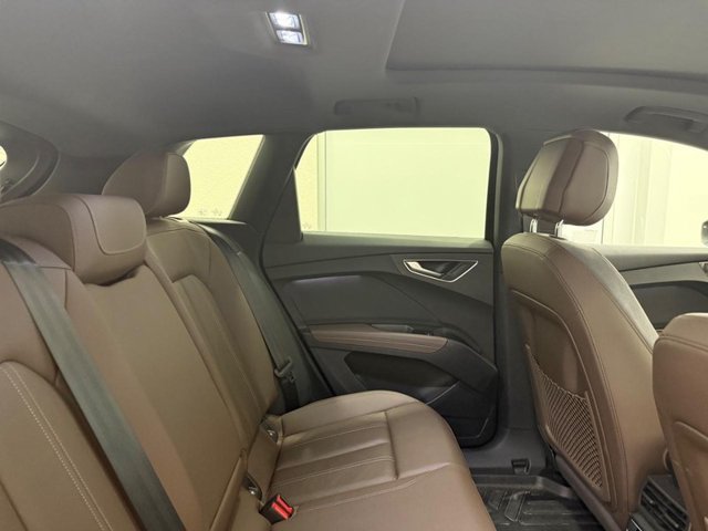 Used 2024 Audi Q4 e-tron Premium AWD/4WD image 7