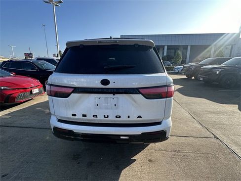 Used 2024 Toyota Sequoia Platinum image 6