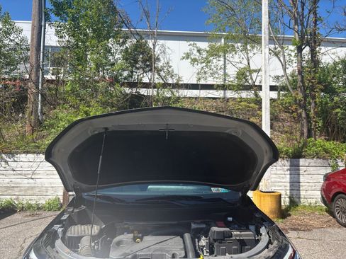 Used 2025 Chevrolet Equinox LT FWD image 33