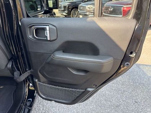 Used 2025 Jeep Wrangler Unlimited Sahara w/ Safety Group AWD/4WD image 26