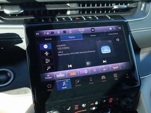 New 2025 Jeep Grand Cherokee Limited w/ Luxury Tech Group II image 3