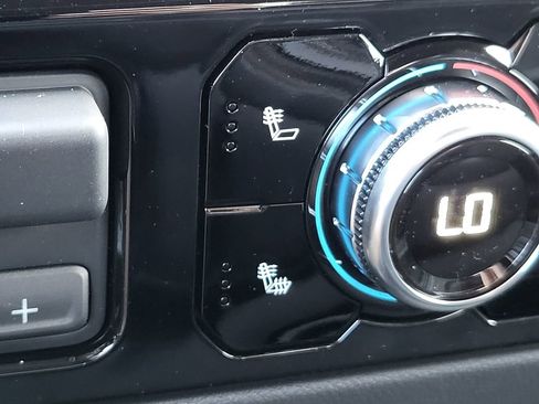 New 2025 GMC Sierra 1500 Elevation image 28