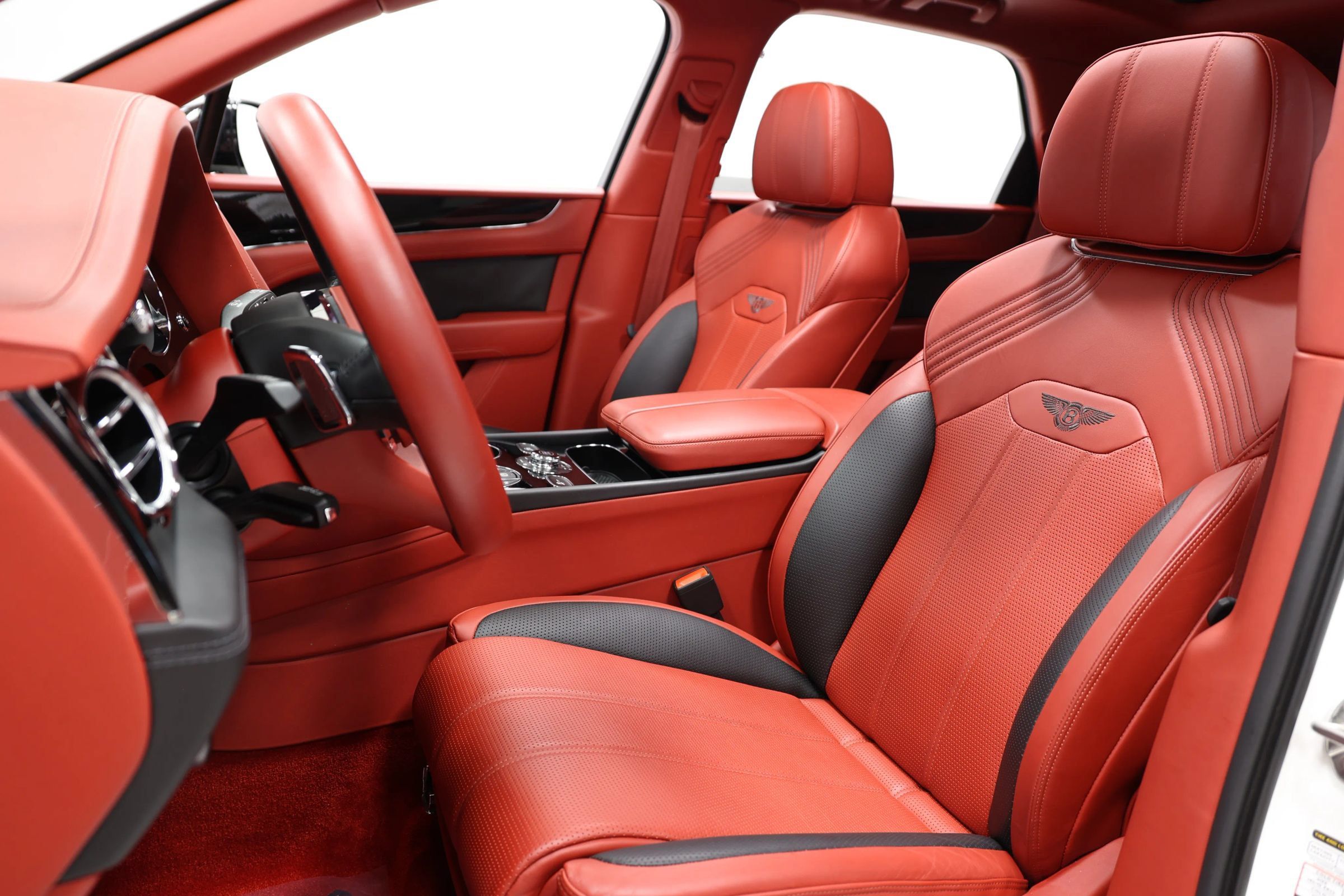 Used 2022 Bentley Bentayga AWD/4WD image 17