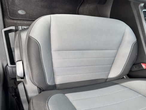 Used 2019 Ford Escape S image 9