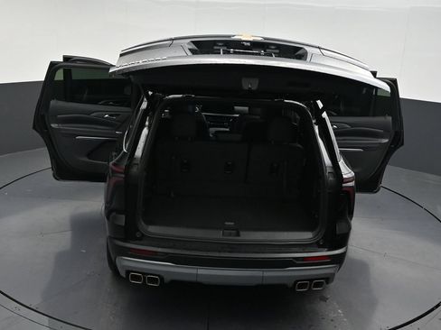 Used 2026 Chevrolet Traverse LT FWD image 36