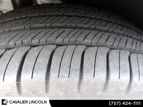 Certified 2023 Lincoln Corsair Standard w/ Equipment Group 101A image 11