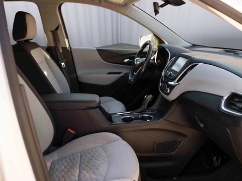 Used 2018 Chevrolet Equinox LT image 15