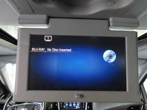 Used 2016 Cadillac Escalade Luxury RWD image 36