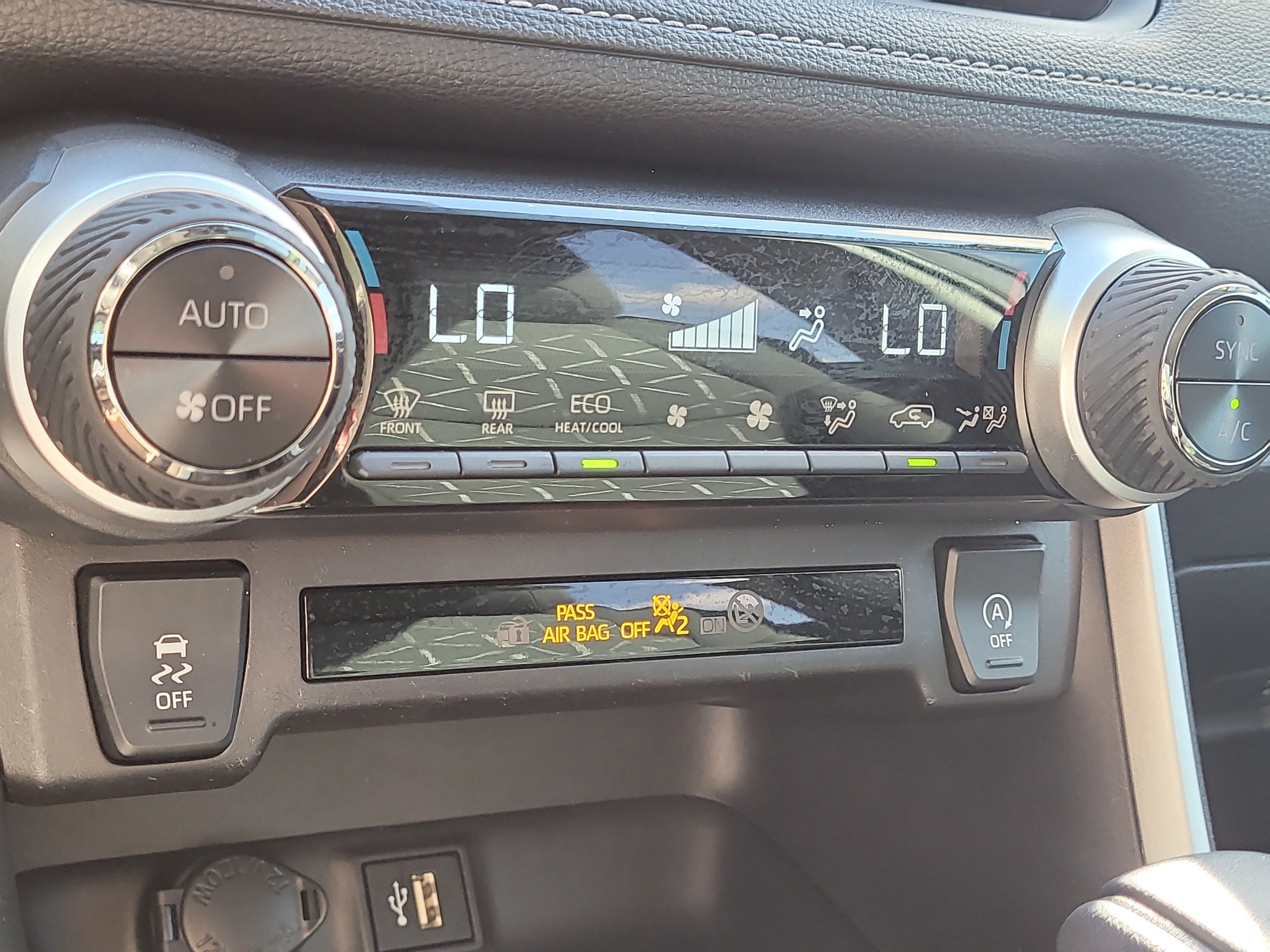 Certified 2025 Toyota RAV4 XLE AWD/4WD image 25