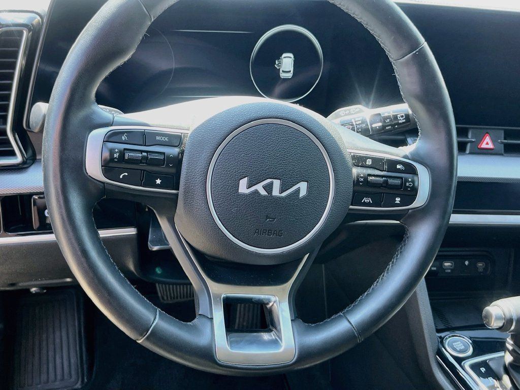 Used 2025 Kia Sportage SX FWD image 11