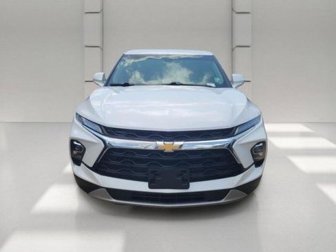 Used 2024 Chevrolet Blazer LT FWD image 2