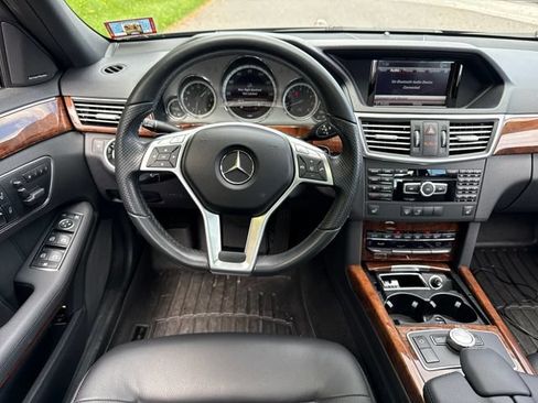 Used 2013 Mercedes-Benz E 350 4MATIC Sedan image 20