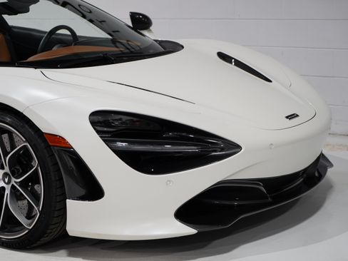 Used 2020 McLaren 720S Spider RWD image 5