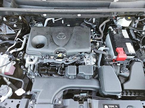 Used 2024 Toyota RAV4 XLE FWD image 27