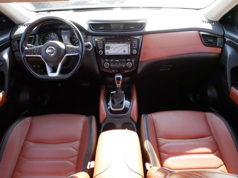 Used 2017 Nissan Rogue SL w/ SL Premium Package image 10