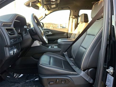 Used 2024 GMC Yukon SLT image 15